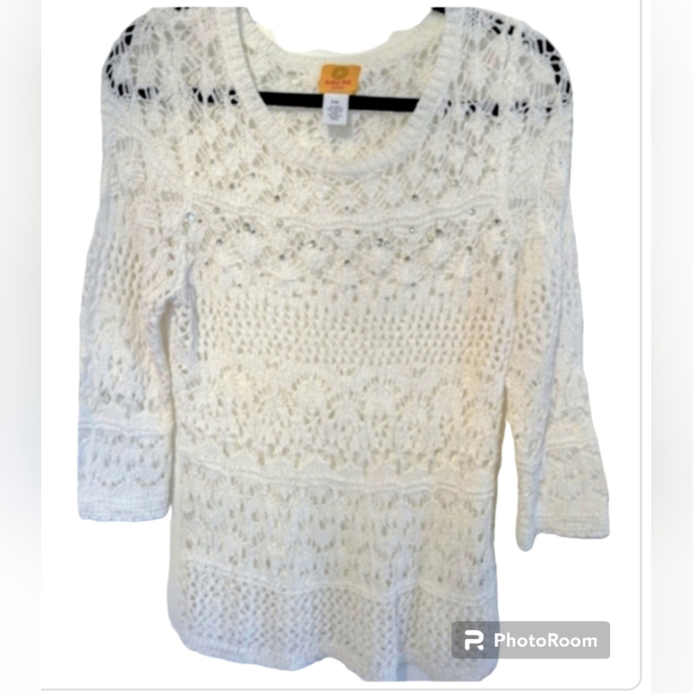 Sweater. Ruby Road. Multi season. Knit. Great to wear over a tank or blouse.